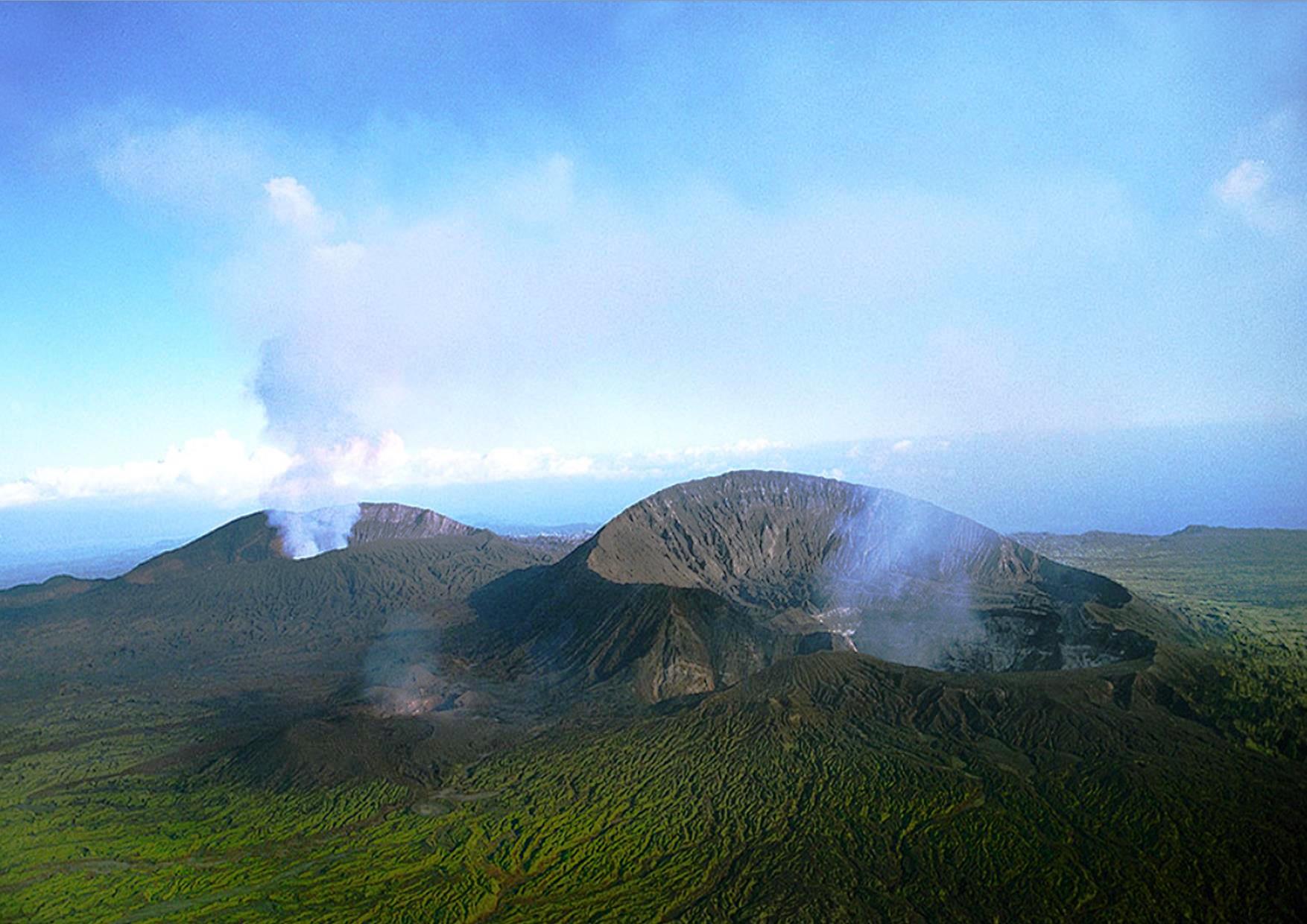 ambrym-volcanoes-1